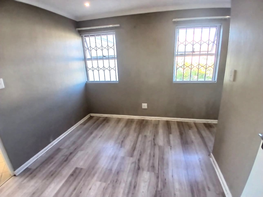 To Let 2 Bedroom Property for Rent in Whispering Pines Western Cape